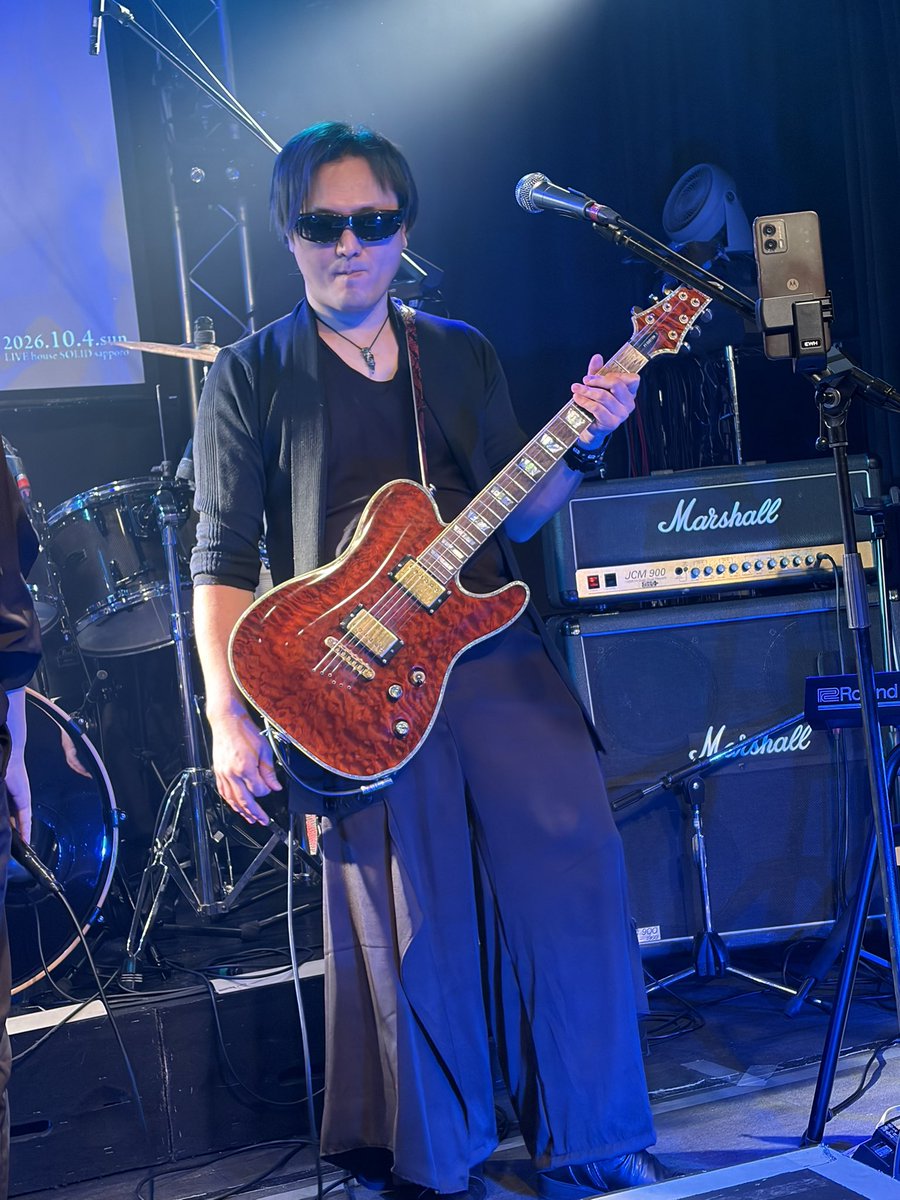 ungeigei's tweet photo. #VisualRavenNight
#VRN
#G6
#GLAY
初期GLAYならばかなりわかる✨
ということで懐かしいーって思いながら観てましたー。
RAIN、この身をまかせてもを、高いところで歌ってて👍と思いました(ご本家も低く歌う時あったから…)
🎹2つ?斬新ですねー!
千のナイフも熱い!
次回はGONE〜演るかな?笑 https://t.co/FDF77vSzcS