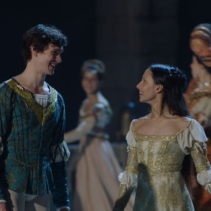 preciousadagio's tweet photo. @awariasz eu recomendo tb "romeo and juliet beyond words" de 2019 do royal ballet!! é um filme de ballet, mas me lembra o filme de 68 em algumas coisas e no cenário de verona! vale a pena assistir mesmo sendo um filme sem falas e tendo apenas música (de prokofiev aliás) https://t.co/DgGByDSEdm
