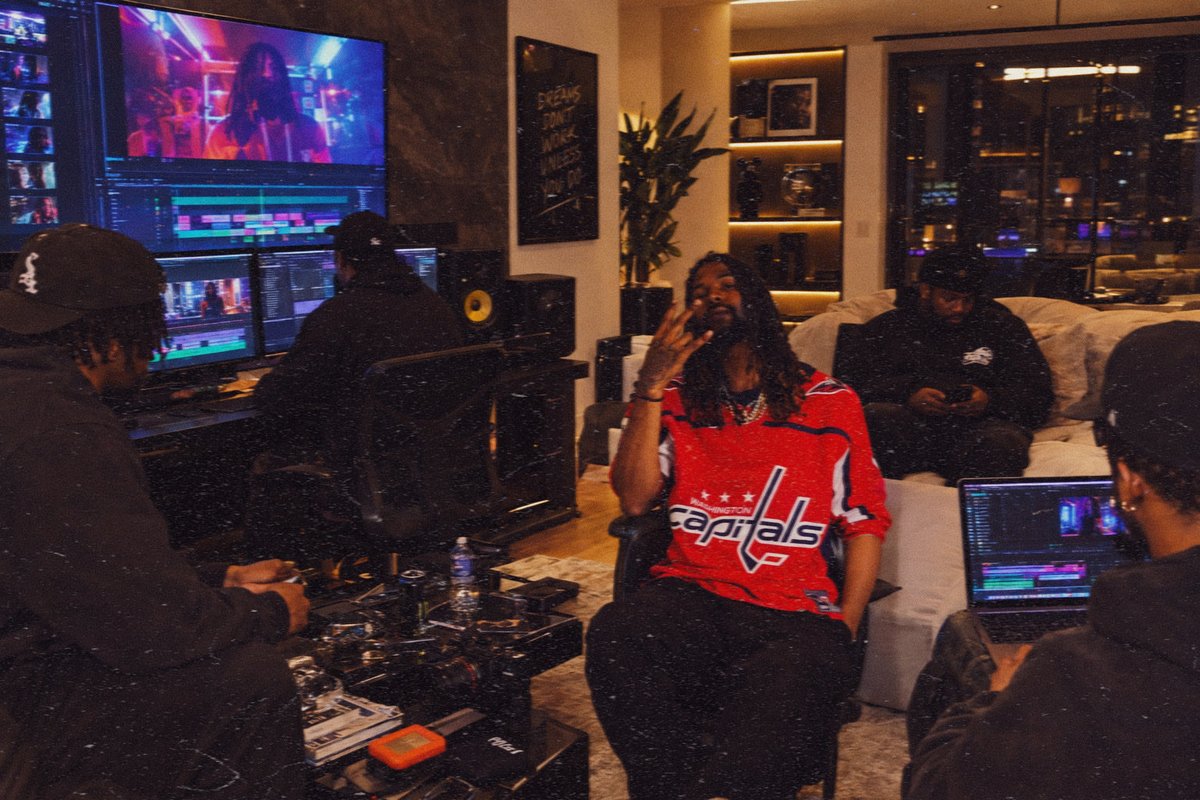 KingGriffy301's tweet photo. Been Working On The Last Few Cinematic Movies With The Dawgs B4 Ya’ll Get The New Music Might Drop Another Movie Tomorrow.!!
TARGET (The Last Samurai) MUSIC VIDEO OUT NOW.���🤲🏾🦂🦂🦂💯
Directed & Edired By. @DarkSide_Chron
https://t.co/AC7hA8mJZc
#fyp #youtube #viral https://t.co/jf5mWUcHLq