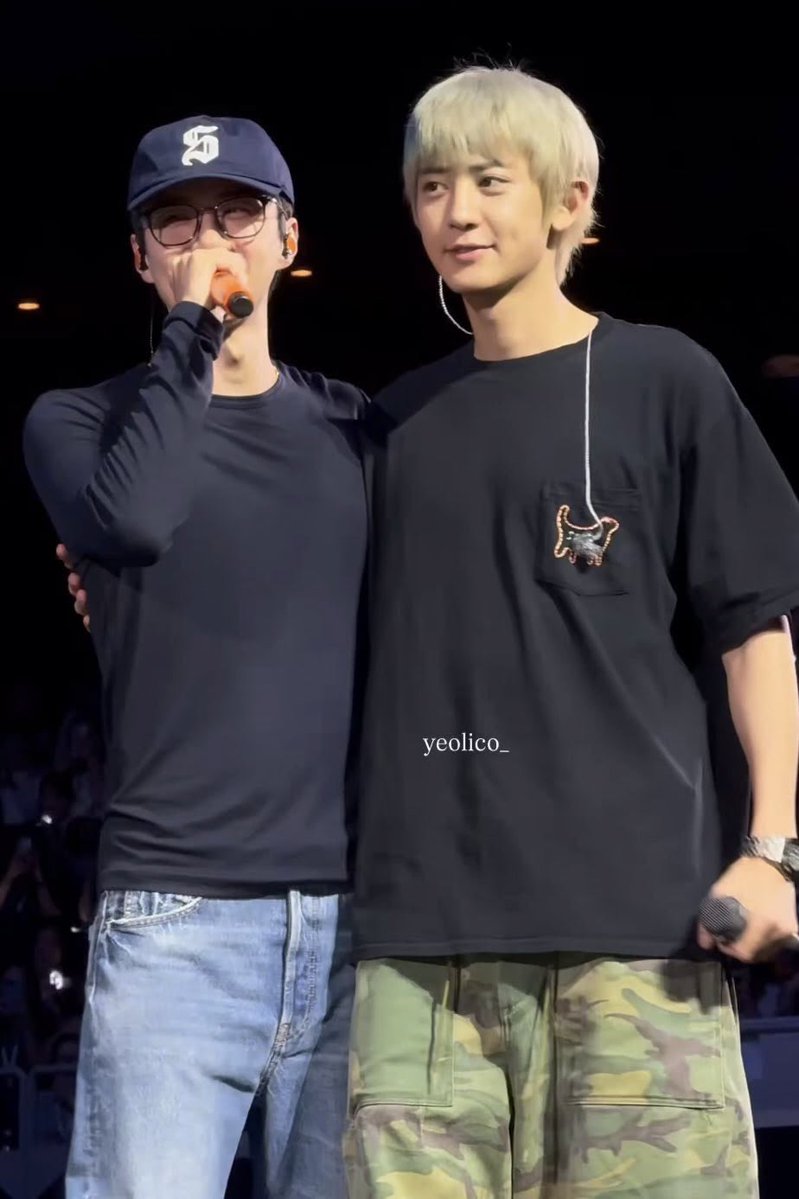 flatlinedear's tweet photo. Love it when they look like theyre superglued together https://t.co/WPDvRRT86O