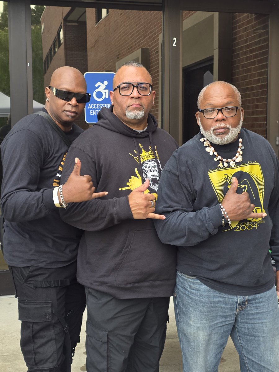 ronthemotivator's tweet photo. Another great Homecoming at APSU is in the books. The vibe was on a high frequency!!! #mypeaple #iceicebaby #homecoming #tailgate #itsavibe https://t.co/kdFiaxM3gV