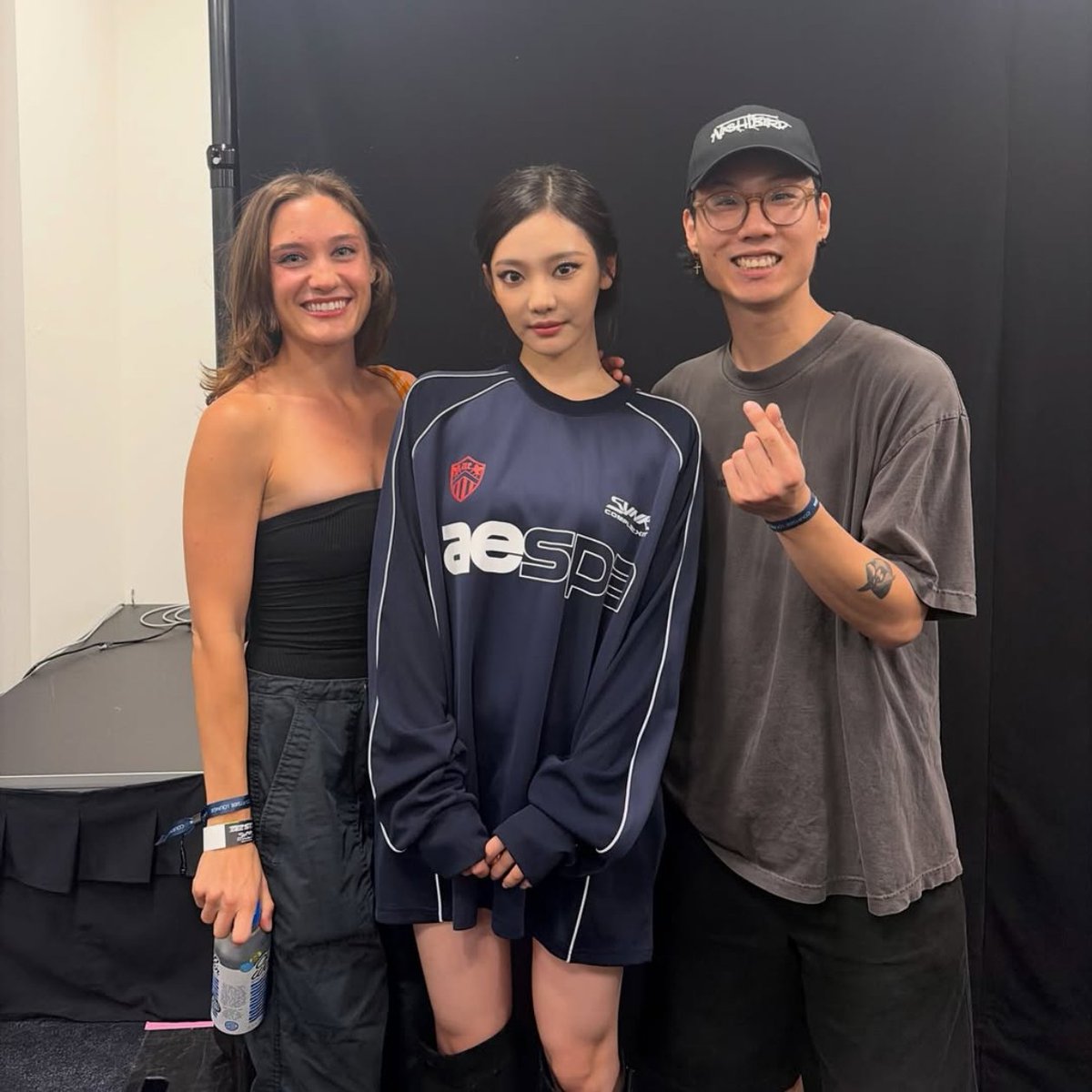 ei_ningning's tweet photo. ningning with maxlord and sierra sparrow https://t.co/GkGkZFNSXa