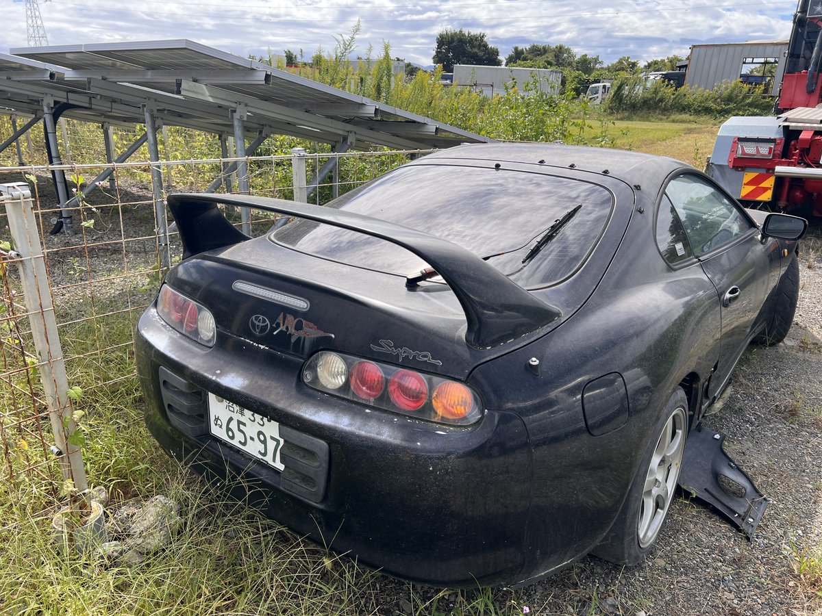 ShunPanda_BNR34's tweet photo. 沼津でスープラ盗まれた人いない？？

AT

グレードはよくわからないけど片押しキャリパー

外国人のヤード裏に放置されているのを確認しました。 https://t.co/CvVCCmbgOL