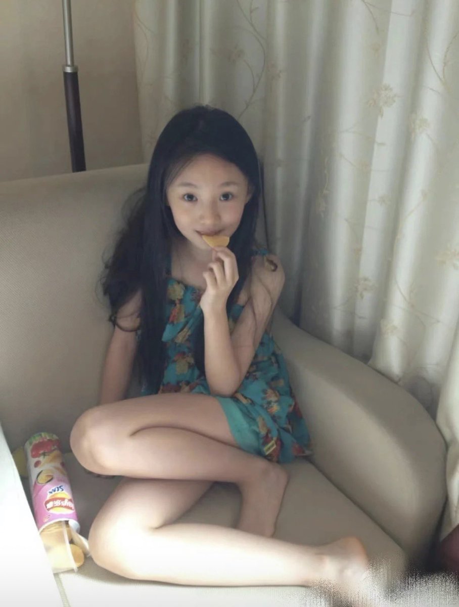 jodi69wr8's tweet photo. 从小缺爱！！想要人疼

有人想锐评一下我13岁的福嘛 ？🥹   

不要🚪赶紧看，我要删了！！！ https://t.co/tBG2JA1UwY