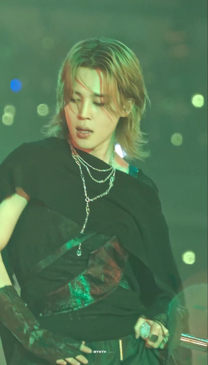 jiminchapters's tweet photo. HOLY FCKN JIMIN https://t.co/9kxcSTjxSf