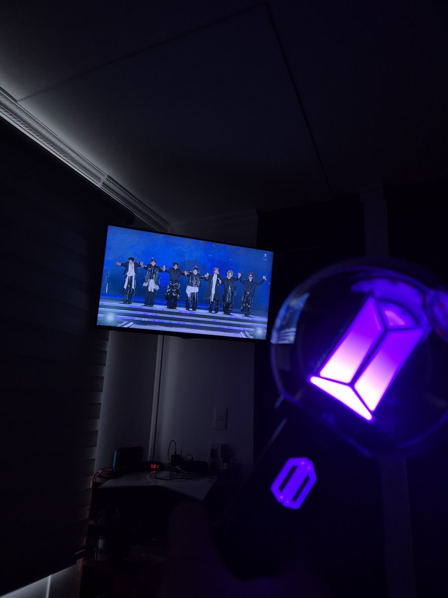 bangtanjjan's tweet photo. one time for                               two time for
     the present                                  the past https://t.co/wjDIbfBHKN