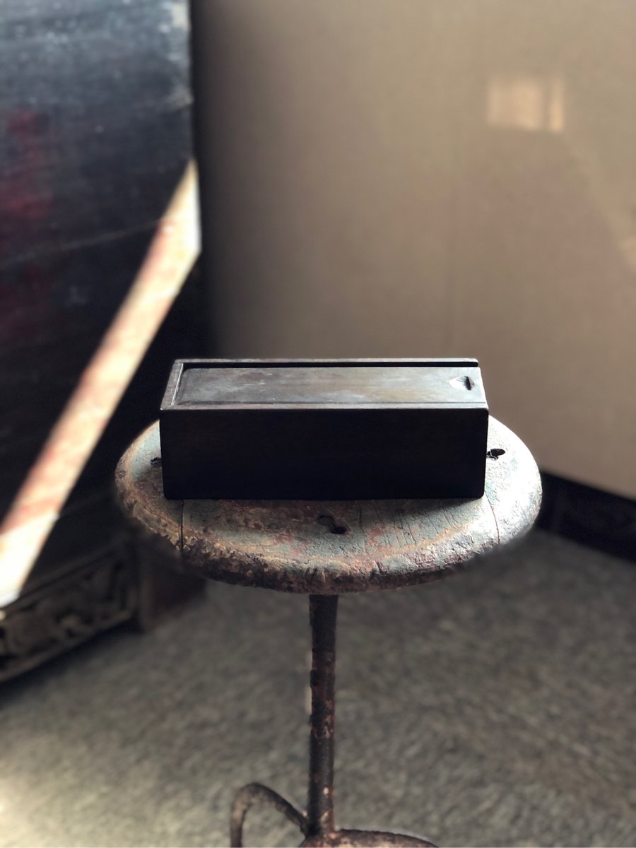 CyberRunnergvv's tweet photo. [The atmosphere in this tiny box makes me feel like I'm eavesdropping on a secret!]， https://t.co/dpTBaVNoqq