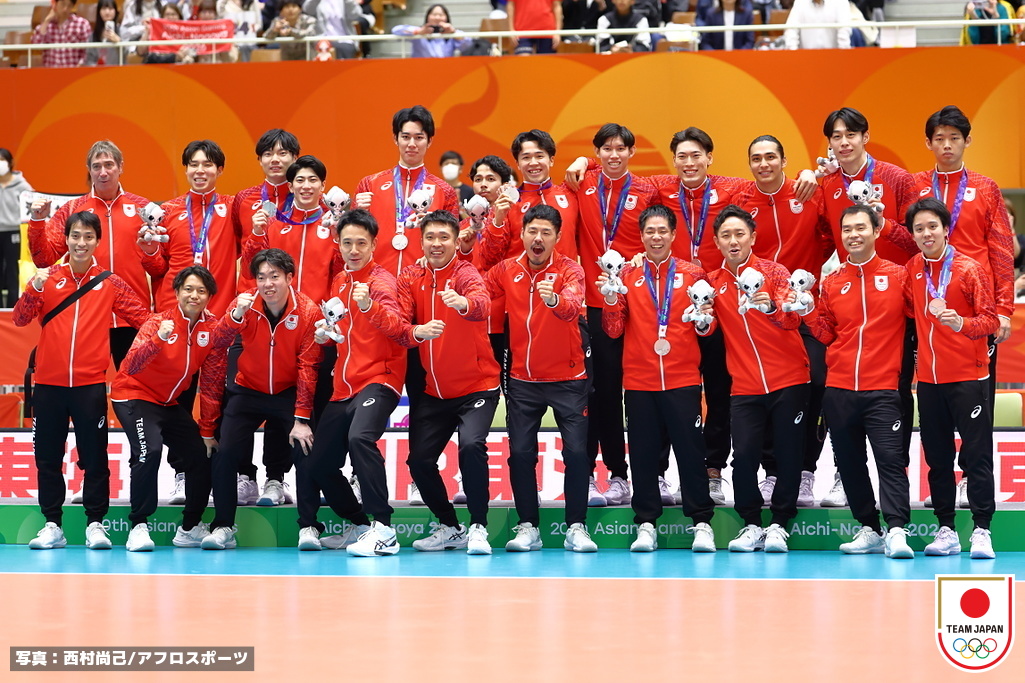 JVA_Volleyball's tweet photo. ／
第20回アジア競技大会（2026/愛知・名古屋）
銀メダルを獲得🥈
＼

今シーズンも #バレーボール男子日本代表 に最後までご声援をお送りいただきありがとうございました！
来シーズンもバレーボール日本代表にご注目ください🏐

#つなげ2026 #限界はまだ先にある
#バレーボール #volleyball
#TEAMJAPAN #ともに一歩踏み出す勇気を