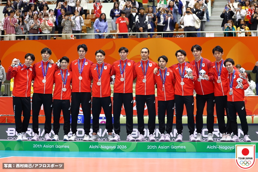 JVA_Volleyball's tweet photo. ／
第20回アジア競技大会（2026/愛知・名古屋）
銀メダルを獲得🥈
＼

今シーズンも #バレーボール男子日本代表 に最後までご声援をお送りいただきありがとうございました！
来シーズンもバレーボール日本代表にご注目ください🏐

#つなげ2026 #限界はまだ先にある
#バレーボール #volleyball
#TEAMJAPAN #ともに一歩踏み出す勇気を