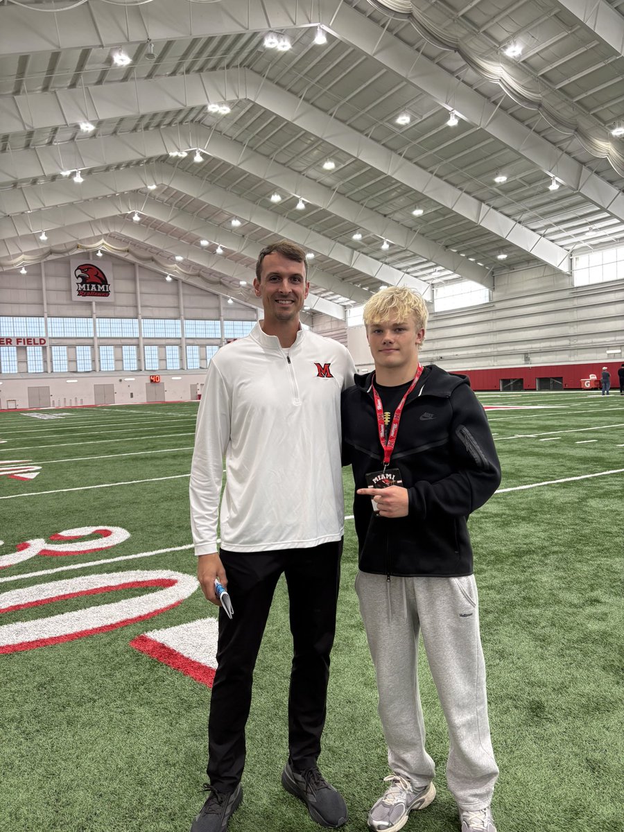 alles_austin05's tweet photo. Enjoyed spending time yesterday down in Oxford. Had some great conversations with @ACruse15 and @CoachZeek_  can’t wait to get back soon. Thanks again to @LeoOtt123 for the invite and opportunity!!
@BWHSFootball1 @Kstaff07 @PrepRedzoneOH @DispatchPreps @Bryan_Ault @TylerStevens94 @JaredLuginbill @Mark__Porter @AllenTrieu