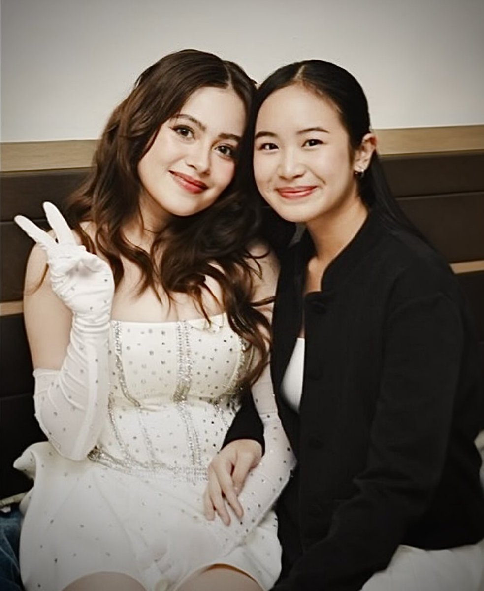 Guguvelvet18's tweet photo. CapKrys lang, walang ingay. 🩷💛🫶

#CapKrys https://t.co/WNpJ9QO1qQ