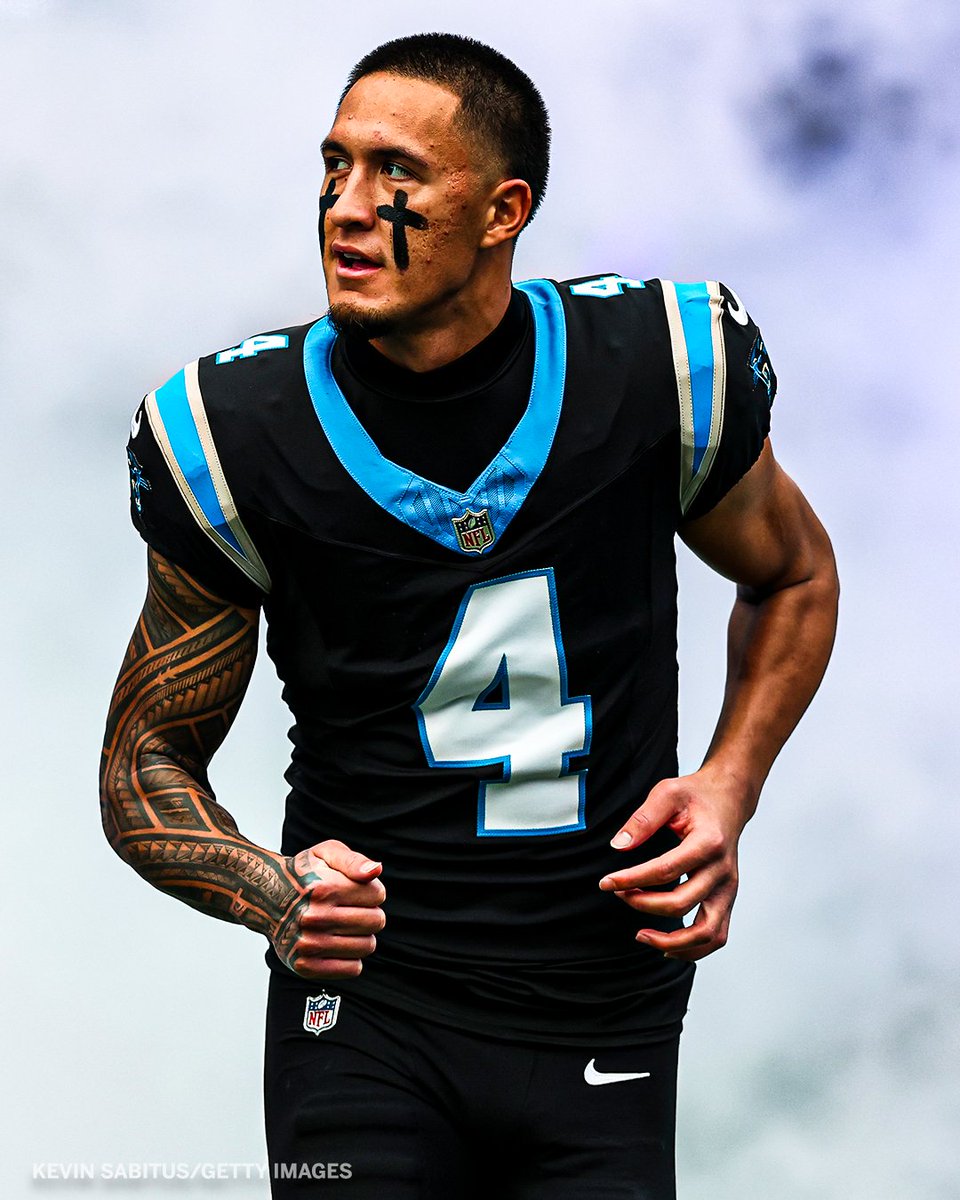 ESPNFantasy's tweet photo. Tetairoa McMillan in the FIRST HALF 

🔥 9 Rec
🔥 147 Rec Yds
🔥 1 TD
🔥 29.7 Fantasy Points https://t.co/WwgPY368J7