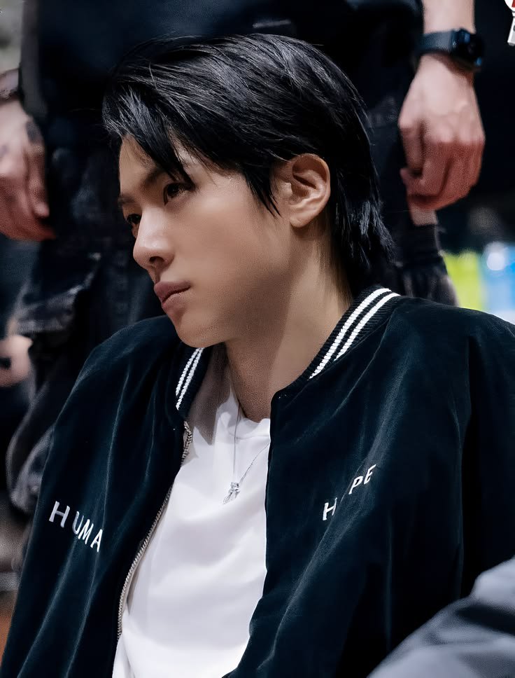 lunearthly's tweet photo. Bisik-bisik di kantor pagi ini.

👩‍🦰 mas Skye moodnya kacau banget deh.
👨‍🦱 anak finance kena semua tadi.
👱‍♀️ gimana gak ngamuk, laporan anggaran bulan kemarin salah.
👩‍🦰 tapi biasanya gak segitu juga.
👩‍🦱 asli serem banget.

📍𝐀𝐝𝐧𝐚𝐰𝐢𝐣𝐚𝐲𝐚 𝐏𝐫𝐨𝐩𝐞𝐫𝐭𝐢 𝐈𝐧𝐝𝐨𝐧𝐞𝐬𝐢𝐚. https://t.co/RAgoWq3fZ5