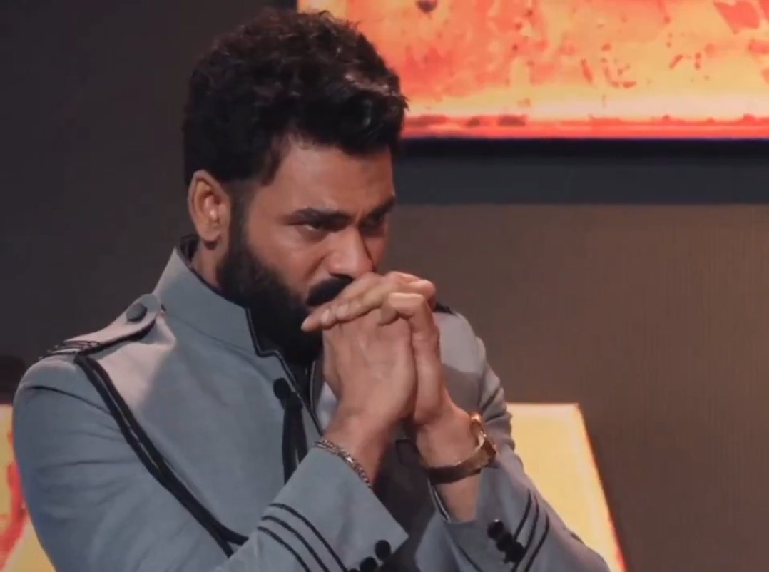 Eshakhan30's tweet photo. Ahhhh my boy litterly praying for avinash  victory with full teary eyes🥺❤️

This bihar bond will always be special🤌🏻
Huge congratulations @Avinash_galaxy  the most deserving winner 🏆❤️❤️

#Avinashmishra #VishalAdityaSingh #kkk15 https://t.co/tuuxinkXil