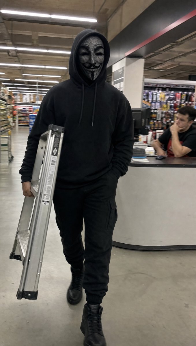 kingdx777's tweet photo. Bought an aluminium stepladder tonight at the 24 hour hardware store. Clerk asked how high I needed to reach. Told him I needed it to go down. He rang it up anyway and said most people figure out which way it goes once they're standing on it. https://t.co/WMFWo1hw1n