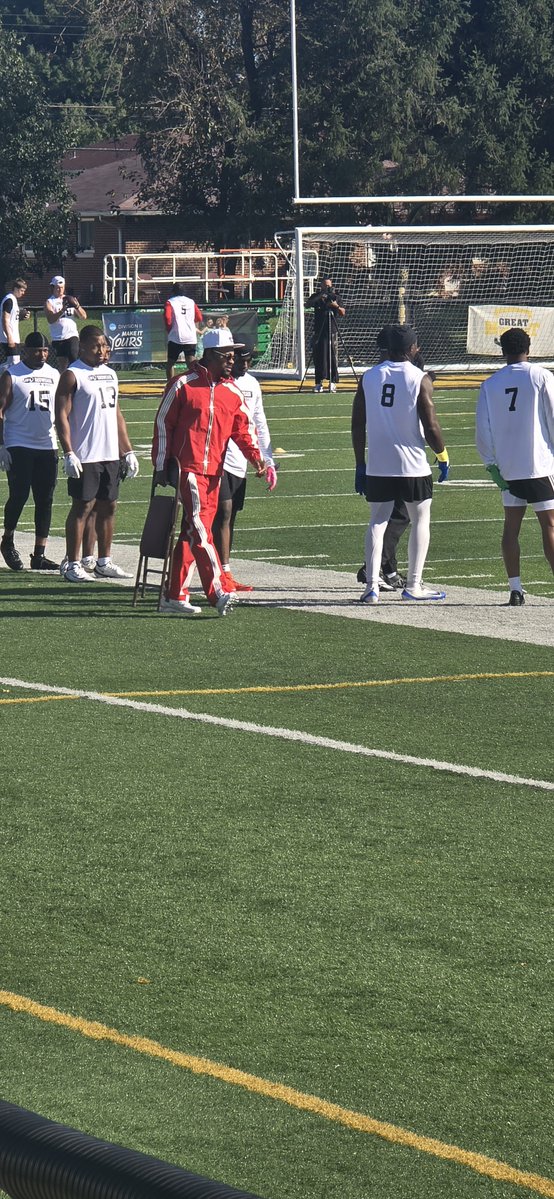 pigskinut's tweet photo. We got the coach with the most drip! @UFLAviators @TedGinnJr_19 https://t.co/BdHtg5uOKy