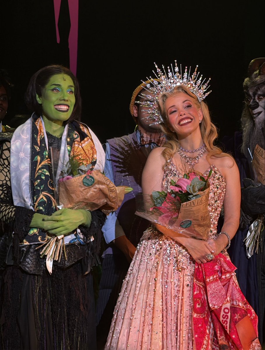 folkiverso's tweet photo. te amo myra ruiz e fabi bang, wicked com vocês sempre vai ser especial 💚🩷 https://t.co/MkTwzlc8KE