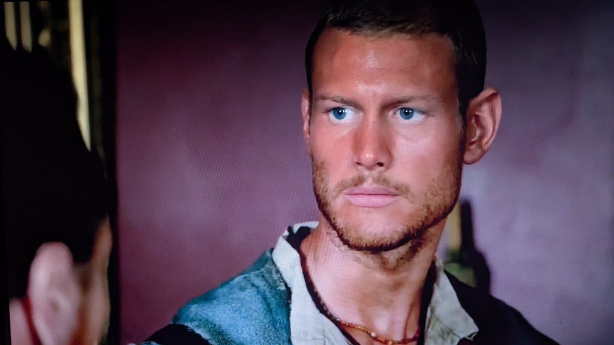 flintslock's tweet photo. Obviously this scene kills me but right after Flints "Now is that anyway to greet a friend? I much prefer that way." LIE #BLACKSAILS26 https://t.co/Nnhso24FDO