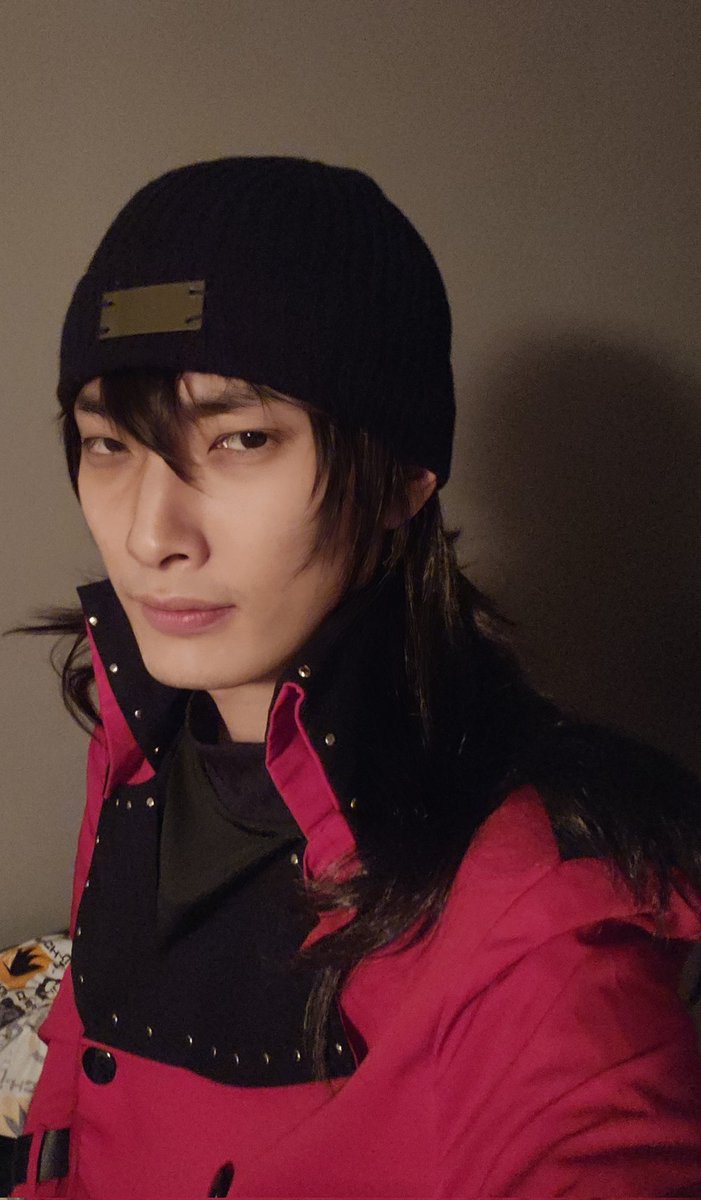 auzziejlee's tweet photo. it's a bit fitting to announce on oct 4 that i've lost my wig for my shinjiro cosplay 😭

can i get an F in chat https://t.co/5u6nibSBz5