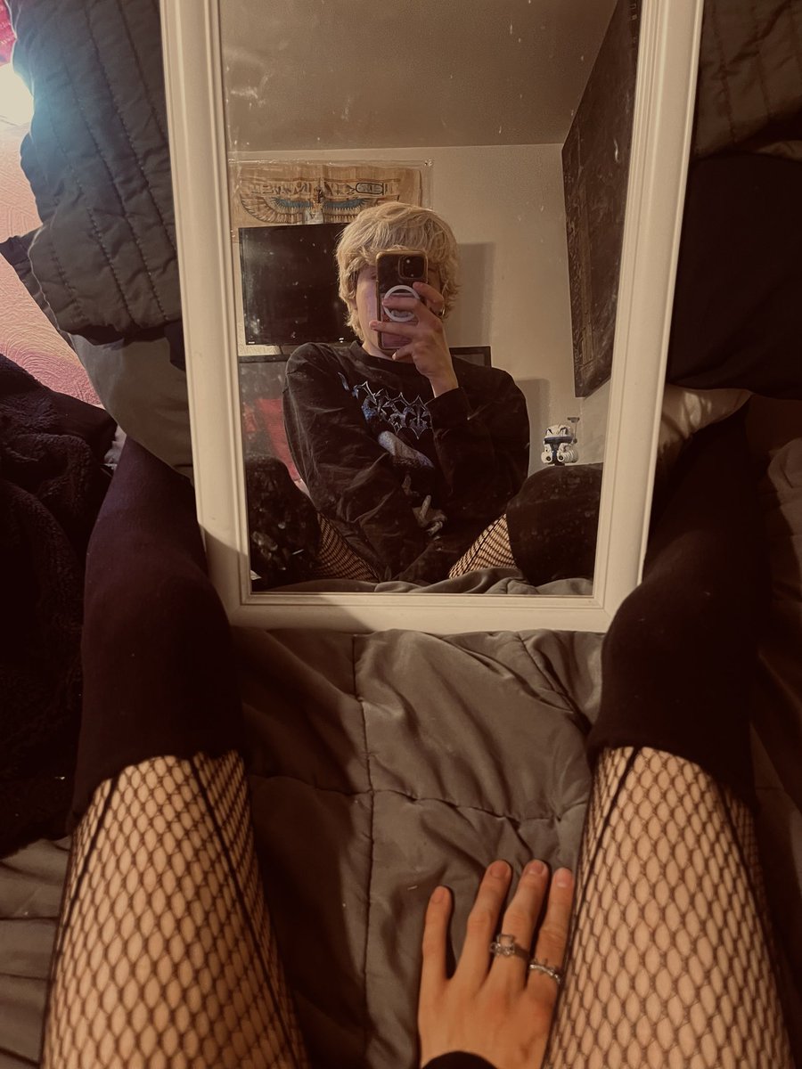 battery_acid636's tweet photo. You wanna see more cutie 😘 #sex #femboy #porn #nsfw https://t.co/k47L5rSOrX