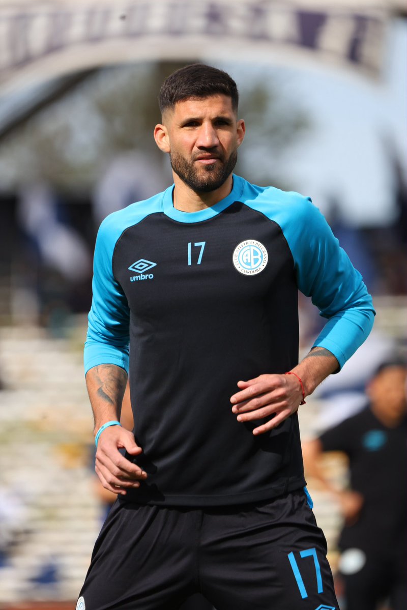SimonGuzman09's tweet photo. En los libros quedará lo que jugó al fútbol, el 17 de #Belgrano, el 4 de octubre de 2026.

El mejor defensor que vi en Córdoba en años, por lejos, eh.

Lisandro Ezequiel López 👏🏻 https://t.co/SwZuzDBhjO