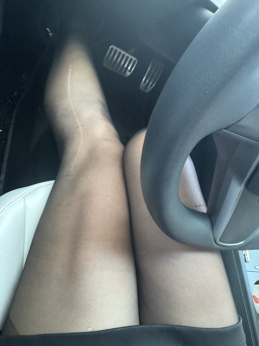 OGGutta3's tweet photo. 超級想要做愛欸…         

想愛愛    徵一位ㄉㄢ ㄋㄢˊ啦      
我來載你            
有人嗎🙋 https://t.co/MxNZHlbpML
