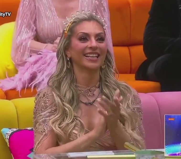 PollitoDeFrente's tweet photo. Mi reina hermosa! 👑💕 Qué linda y poderosa te ves!!!

HOY GANA MARIANA
#LaCasaDeLosFamososMx https://t.co/tbMwI2wahM