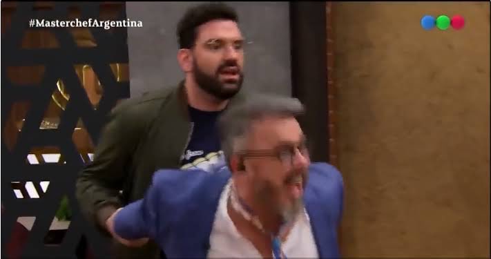 Charln_4's tweet photo. Que asquerosa de mierda qué es maru botana no la puedo ni ver DEVUÉLVANME A DONATO POR FAVOR #masterchefcelebrity https://t.co/BgJSFOqWsR