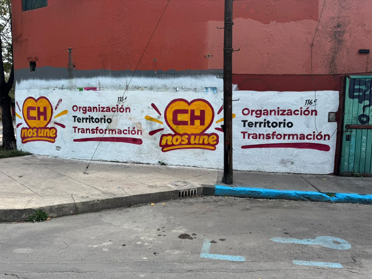 erikayazminrg's tweet photo. Desde mañana te voy a pasar, una por una, las bardas que mandó pintar @CitlaHM. A ver cuántas de esas también “recuperas”.

Ah, cierto… esas no indignan porque son del narco partido @PartidoMorenaMx. https://t.co/1lptW63ezn