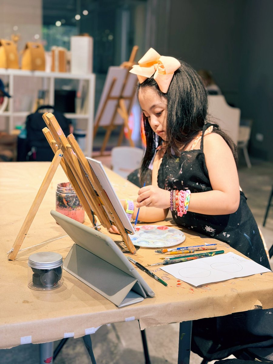 MercadoJen's tweet photo. A canvas filled with wonder by my little artist 🖌️🫟🎨👩🏻‍🎨

#dylanjaydeho #cutie #babylove #mylittlepicasso https://t.co/j1Hmr0o1Dm