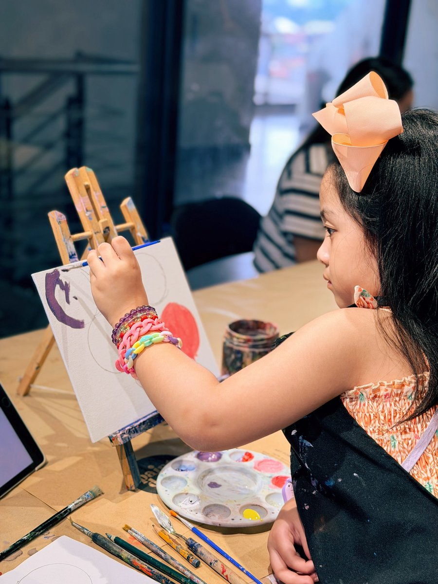 MercadoJen's tweet photo. A canvas filled with wonder by my little artist 🖌️🫟🎨👩🏻‍🎨

#dylanjaydeho #cutie #babylove #mylittlepicasso https://t.co/j1Hmr0o1Dm