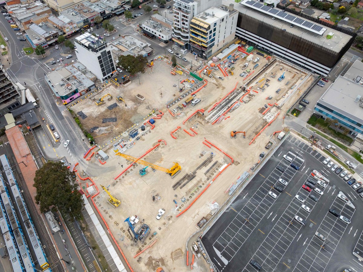 suburbanloop's tweet photo. Glen Waverley, the first stage of station construction is now complete.

Crews recently finished installing 268 piles, they’re the circular ground supports that outline the station space.

Now, we’re ready for full-scale excavation. https://t.co/b8x0pquShv