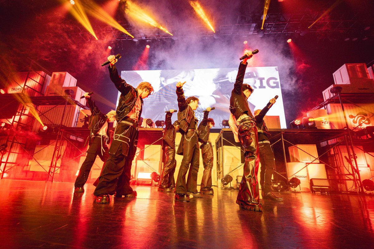 MUSIC_ON_TV_PR's tweet photo. ＼ 明日リピート放送 ／
━━━━━━━━━━
#GOON_TAGRIGHT
「TAGRIGHT 1st Live
〜RUNWAY for YOU〜」
━━━━━━━━━━

#TAGRIGHT
ファーストライブを #全曲放送🎤
当日の想いや
ステージに懸ける気持ちも
#RIGHTIE 必見😍

📅10/13(火)22:30～
🔗https://t.co/lcGTnKHYqJ

@TR__official__ https://t.co/Zsimf5UPpA
