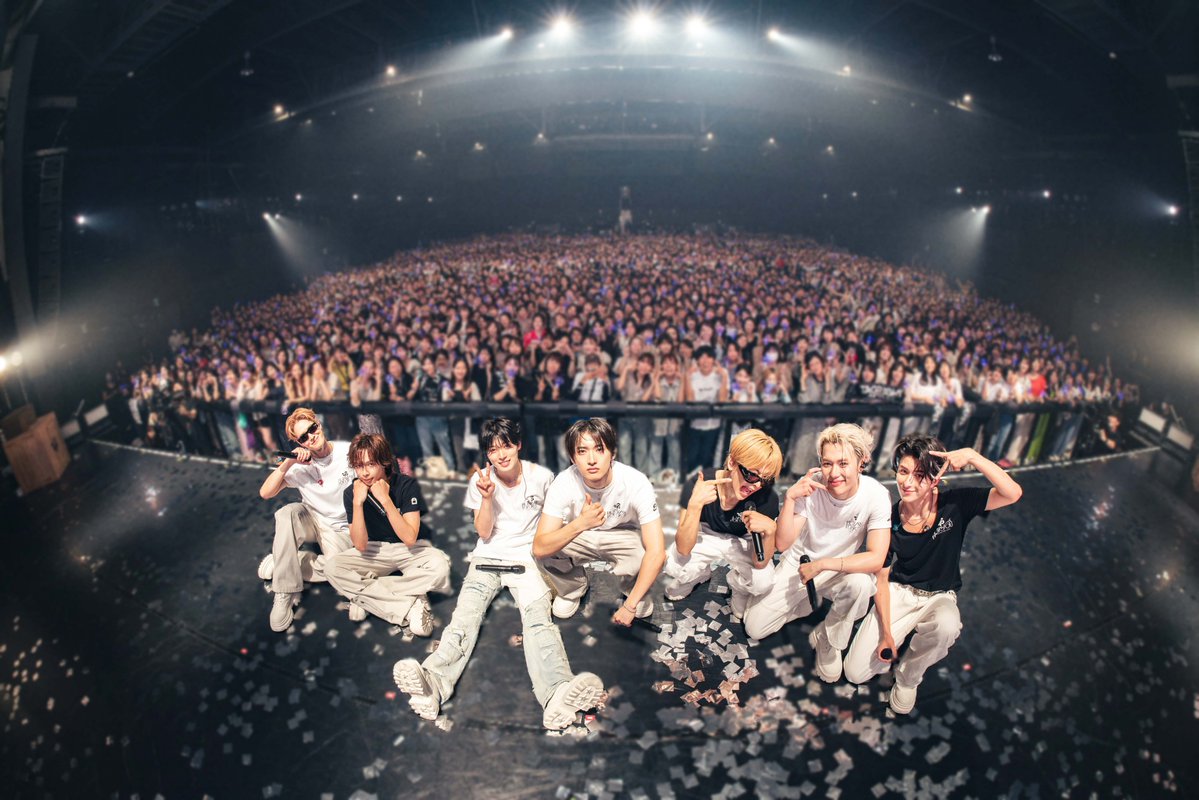 MUSIC_ON_TV_PR's tweet photo. ＼ 明日リピート放送 ／
━━━━━━━━━━
#GOON_TAGRIGHT
「TAGRIGHT 1st Live
〜RUNWAY for YOU〜」
━━━━━━━━━━

#TAGRIGHT
ファーストライブを #全曲放送🎤
当日の想いや
ステージに懸ける気持ちも
#RIGHTIE 必見😍

📅10/13(火)22:30～
🔗https://t.co/lcGTnKHYqJ

@TR__official__ https://t.co/Zsimf5UPpA