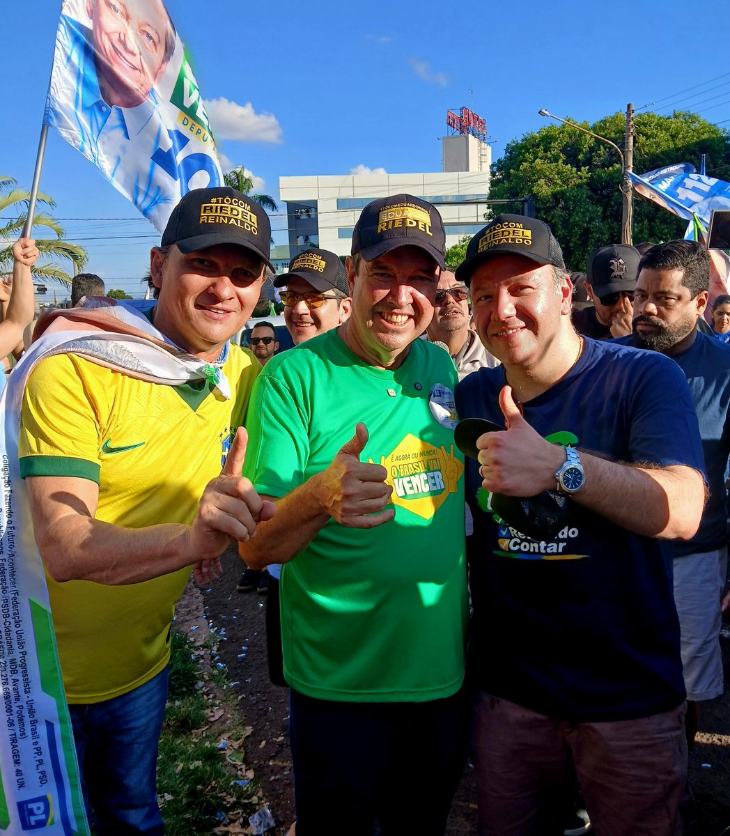 Jonasde92432440's tweet photo. Assim podemos dizer que foi barba, cabelo e bigode !! Dois senadores eleitos pelo PL/MS, @reinaldoazambuja e @capitaocontar que junto da Senadora @terezacristinams estarão em Brasilia, além do Governador reeleito @eduardoriedel reafirmando uma gestão eficiente e próspera  !! https://t.co/dJBFoI6AOB