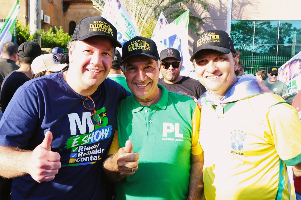 Jonasde92432440's tweet photo. Assim podemos dizer que foi barba, cabelo e bigode !! Dois senadores eleitos pelo PL/MS, @reinaldoazambuja e @capitaocontar que junto da Senadora @terezacristinams estarão em Brasilia, além do Governador reeleito @eduardoriedel reafirmando uma gestão eficiente e próspera  !! https://t.co/dJBFoI6AOB