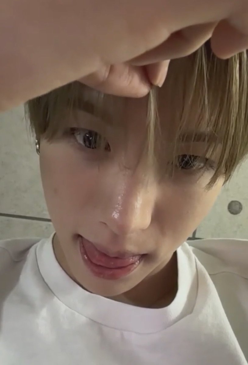 idnttchungus's tweet photo. i love my silly bunny https://t.co/03dnXfpglL