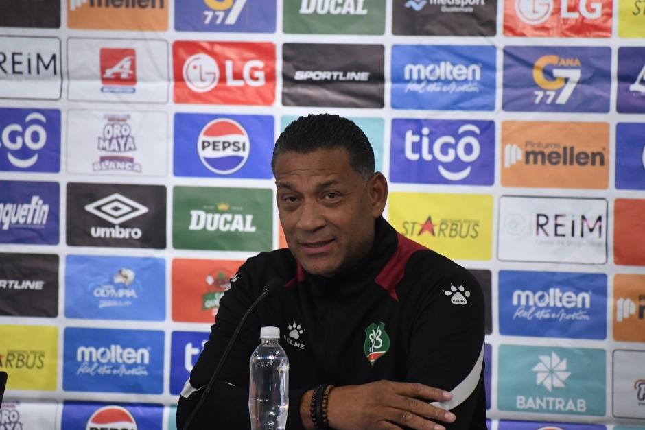 Técnico de Surinam le lanza toda la presión de ganar a Guatemala