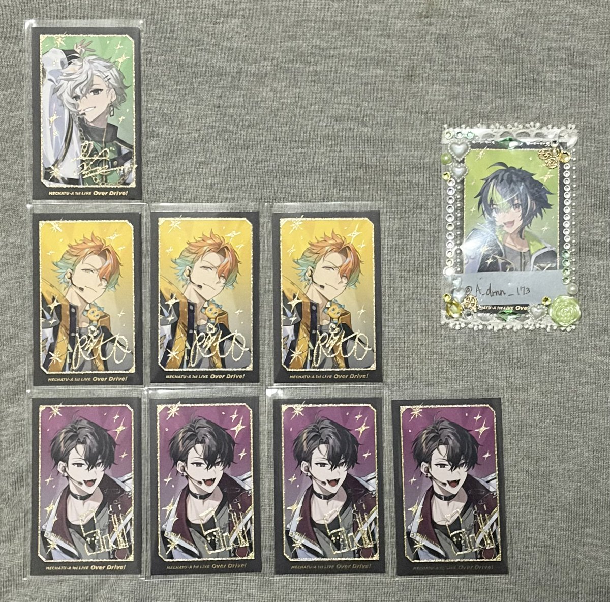 A_drnrn__K's tweet photo. 【交換】
にじさんじ　MECHATU-A  1st LIVE "Over Drive！"　缶バッジ　チェキ

求：IDカードの方
譲：1～4画像

■同種/纏めての方/ライブ衣装優先
■郵送＞都内手渡し＞当日会場周辺手渡し

※レターパックライト/速達発送出来る方
　（送料自己持ち）
※一部お声掛け中のものございます https://t.co/heFfZLdb75