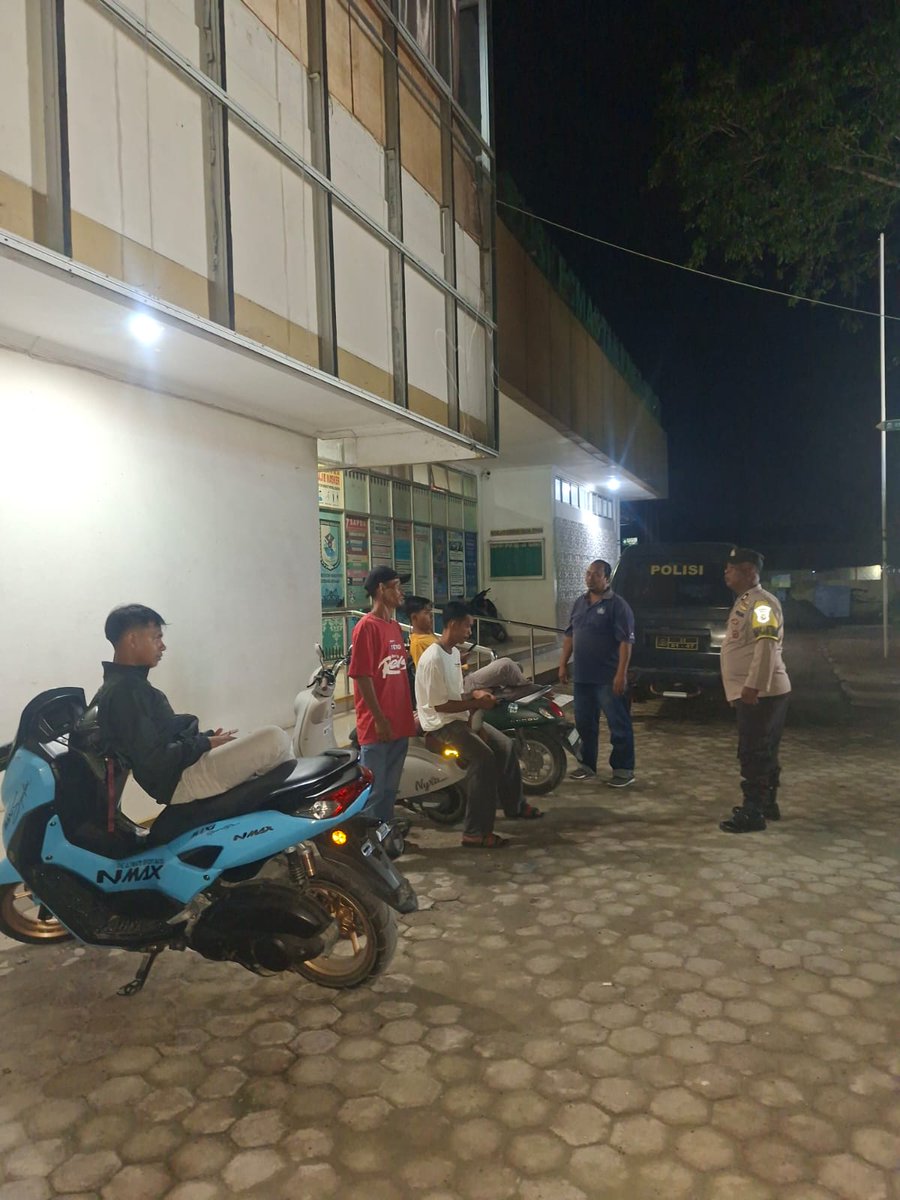 TanjungHumas's tweet photo. Personil Polsek Tanjung Beringin melaksanakan Patroli Blue Light Guna Antisipasi Geng Motor, Begal dan Kejahatan 3C di Wilkum Polsek Tanjung Beringin. https://t.co/IYHHm7V4Rr