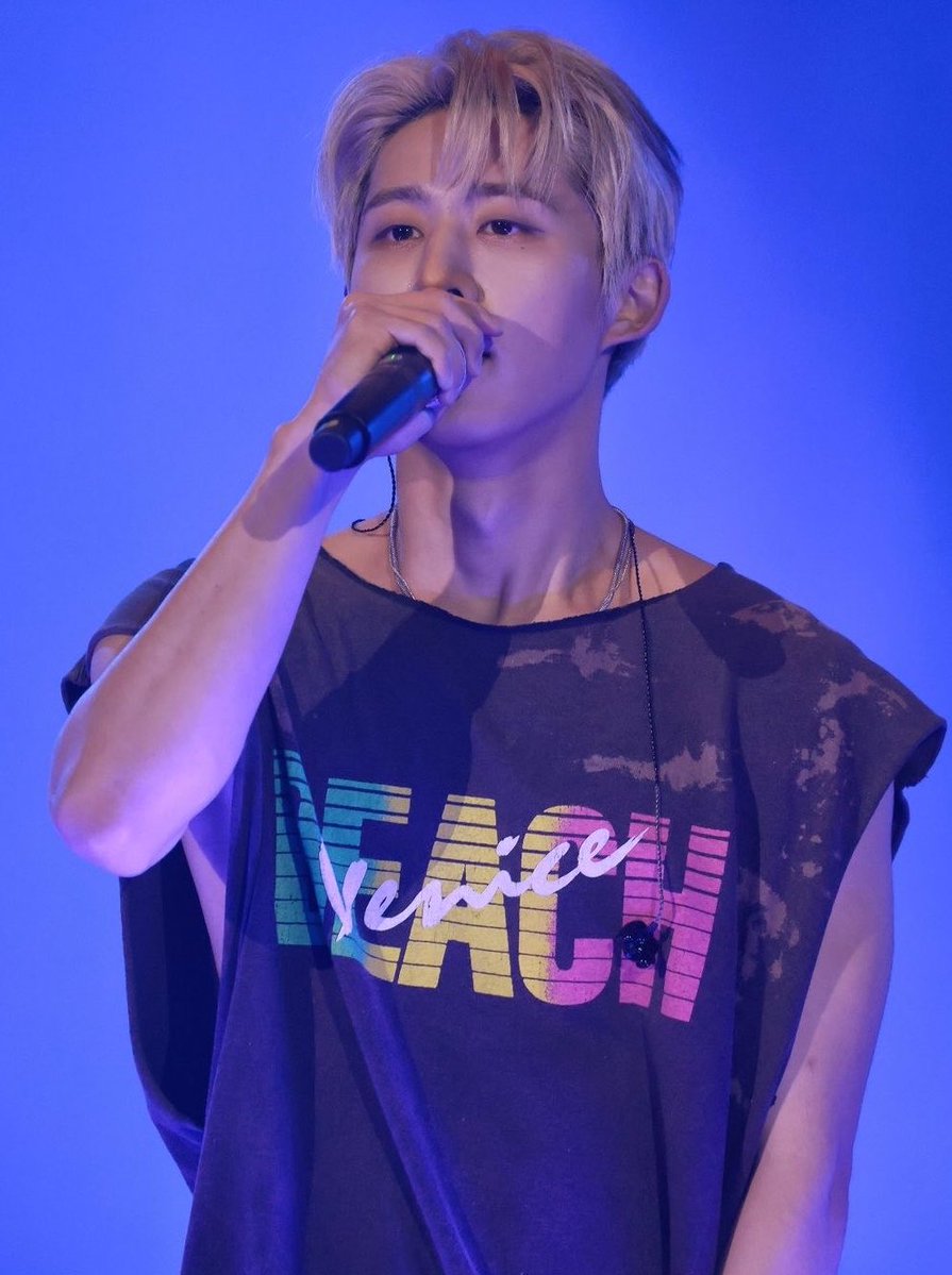 miss4sho's tweet photo. i love blonde rappers https://t.co/uJUvOtfnie