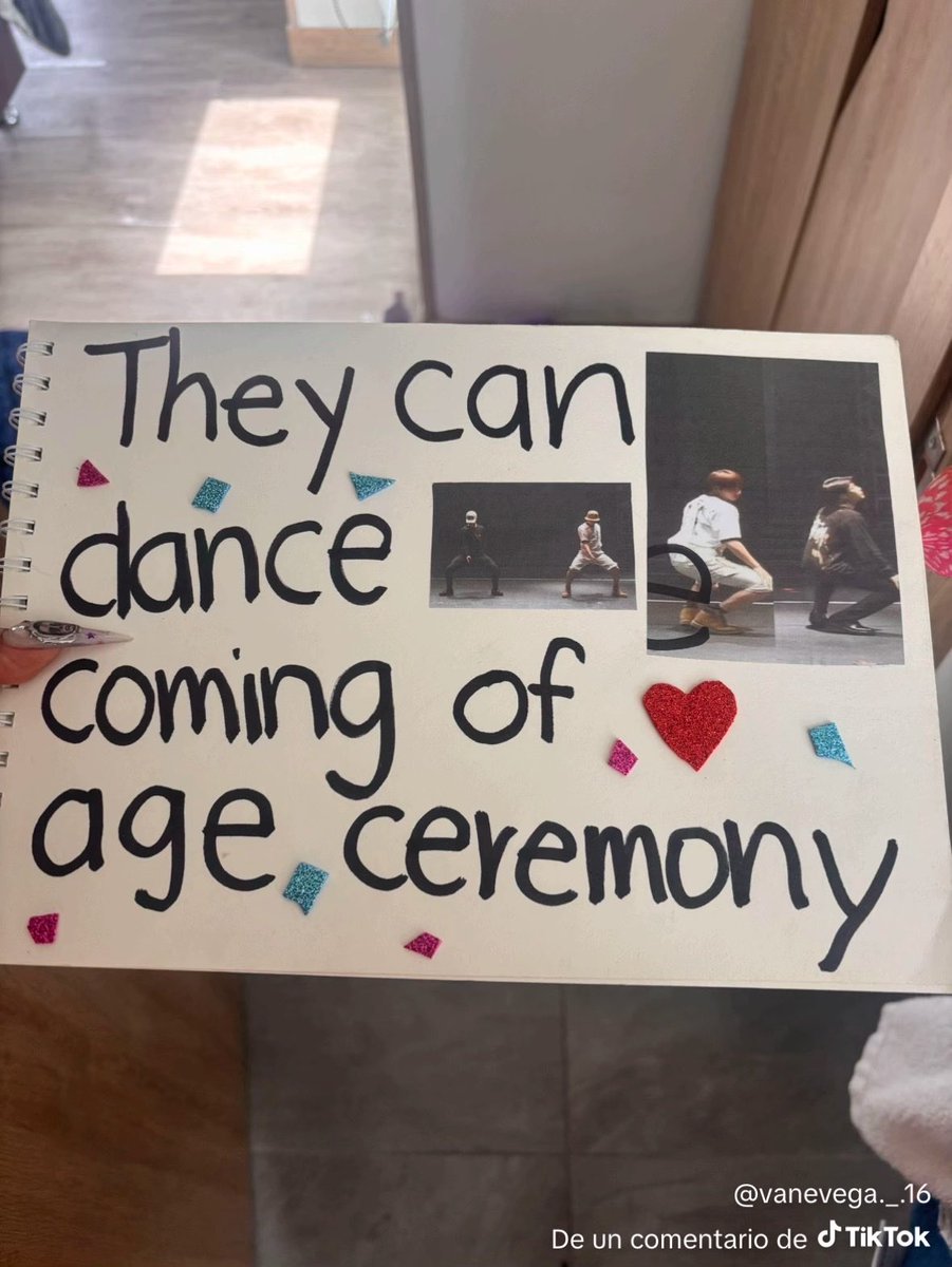 jrv2701's tweet photo. Una Army de Colombia llevó un cartel que decía “They can dance coming of age ceremony” 😭😭 Jungkook lo leyó y aquí el resultado 🥹🥹🥹 https://t.co/UsIEIwIdGi