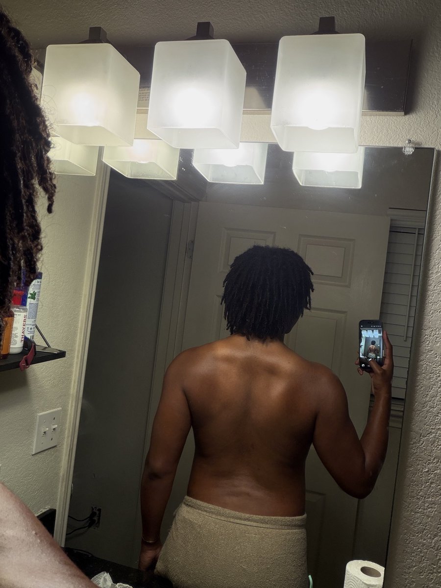 lustt777's tweet photo. Happy spooky season 🦇 https://t.co/2JOyXdhguj