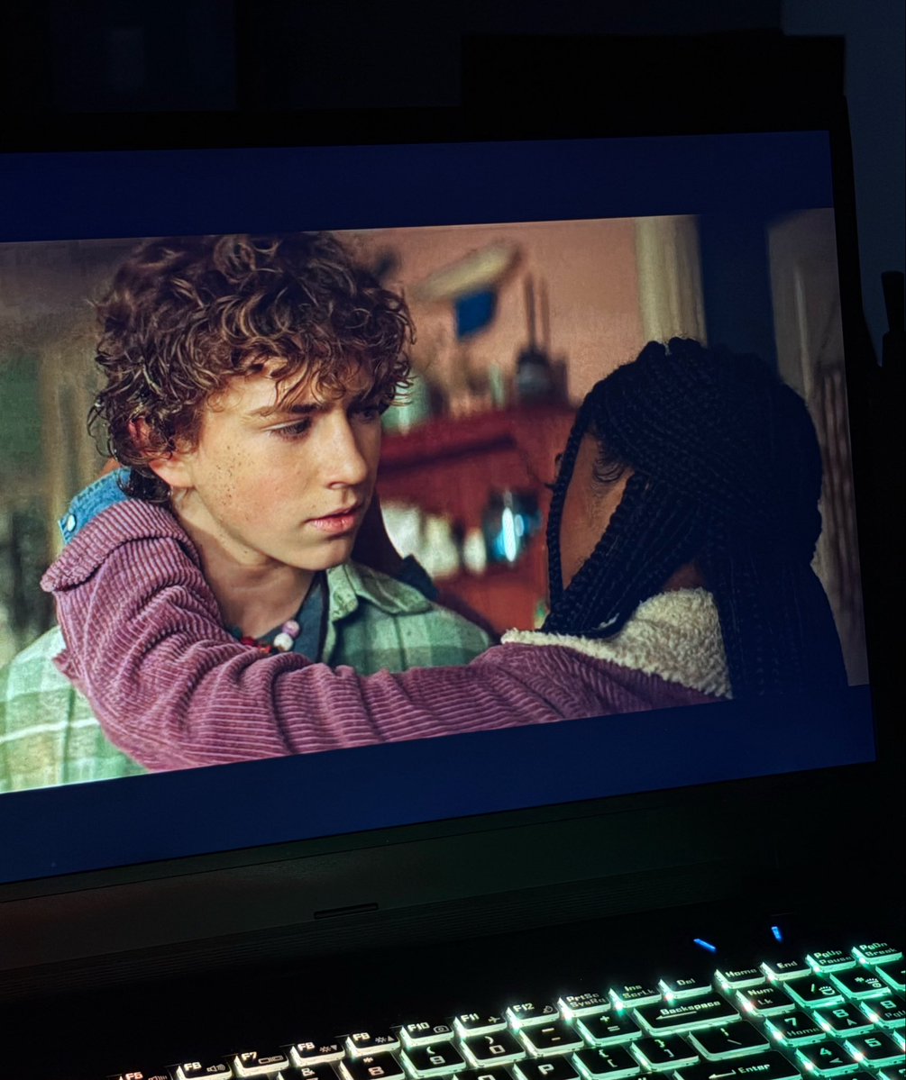 apololvs's tweet photo. “baby boy, honeybee, god i love the way you look at me” PERO ES PERCY Y ANNABETH EN ESA ESCENA https://t.co/pJvdU3pxM4