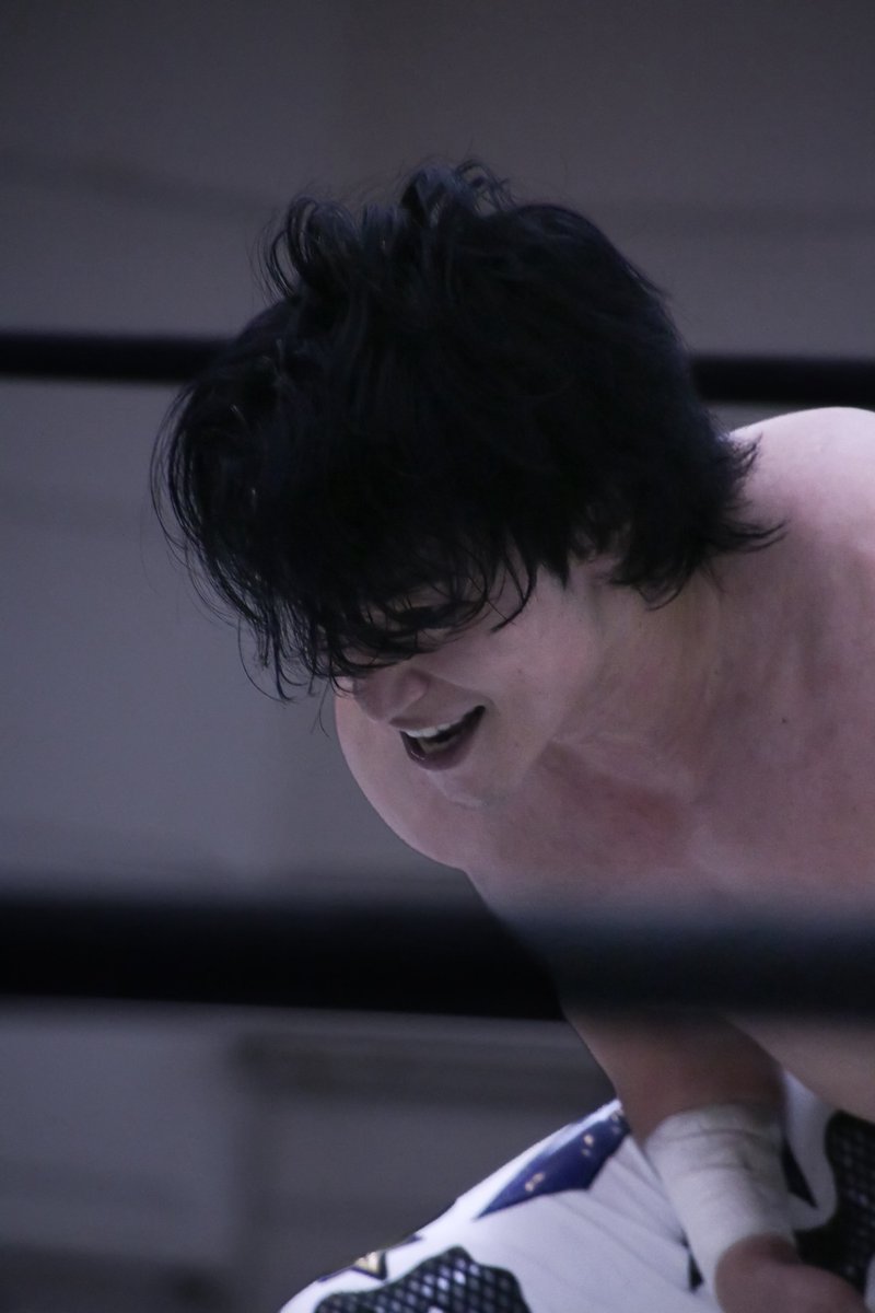 BraviSEAmo1928's tweet photo. 3枚目ロープ被ってるけどとてもいいと思ったので…

 #上野勇希  #ddtpro https://t.co/e1CqZMBnNW