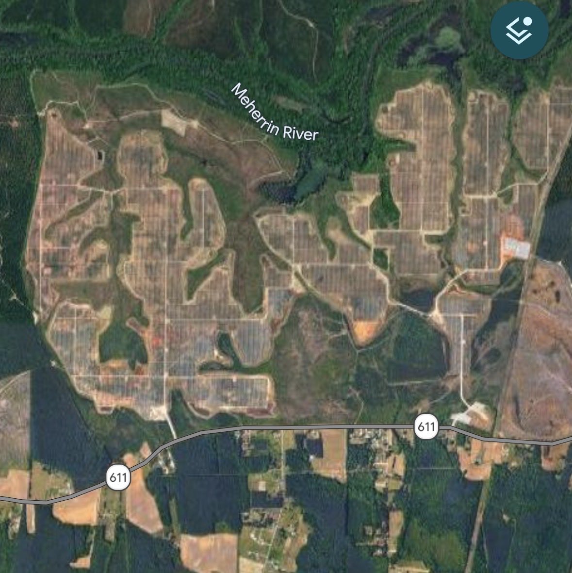 NoVA_Campaigns's tweet photo. Why do Virginians not realize the devastating scars that solar farms are slicing across VA farmland &amp; hills? 

Most just barely hide with strategic “tree line” buffers that block views from the road, as the forest is razed. Sadler Solar, west of Emporia, VA, flattened 1,188 acres https://t.co/gRVBwS9s0O