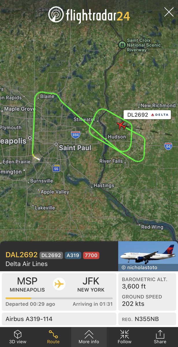 flightradar24's tweet photo. #DL2692 from Minneapolis to New York squawking 7700 shortly after takeoff. 
https://t.co/zhkydwqHCJ https://t.co/vokOrynTWy