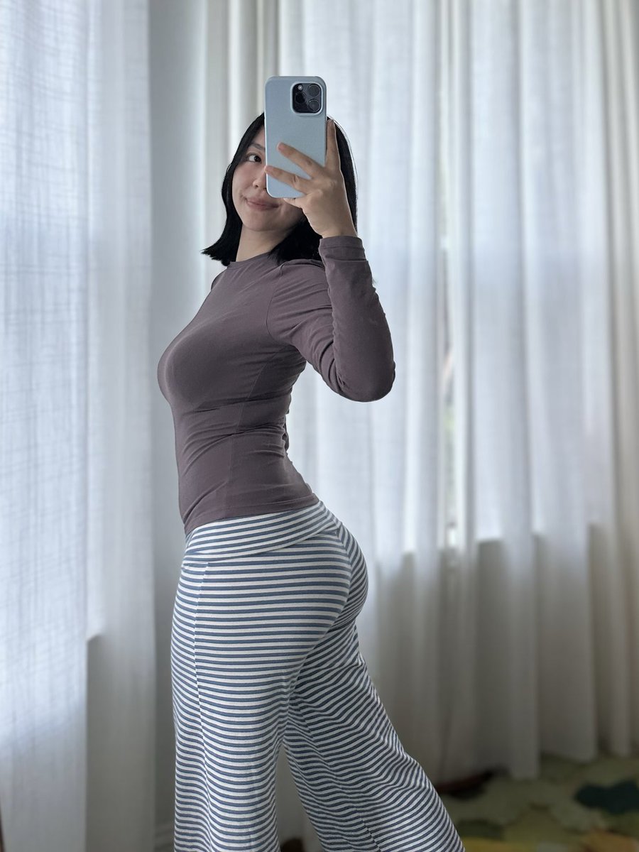th33min's tweet photo. cozy sunday 💤 https://t.co/cgSQ5KH2AZ