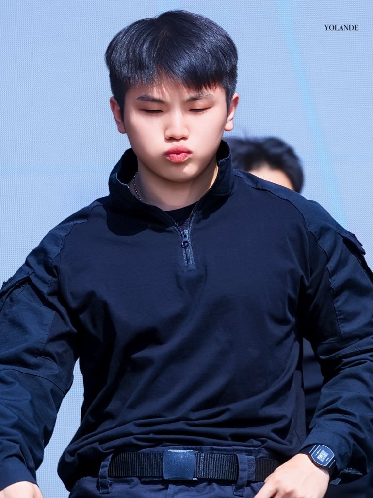 sina_uji's tweet photo. 누가 봐도 뾰풀이 아버지 https://t.co/dUusVQP1OH
