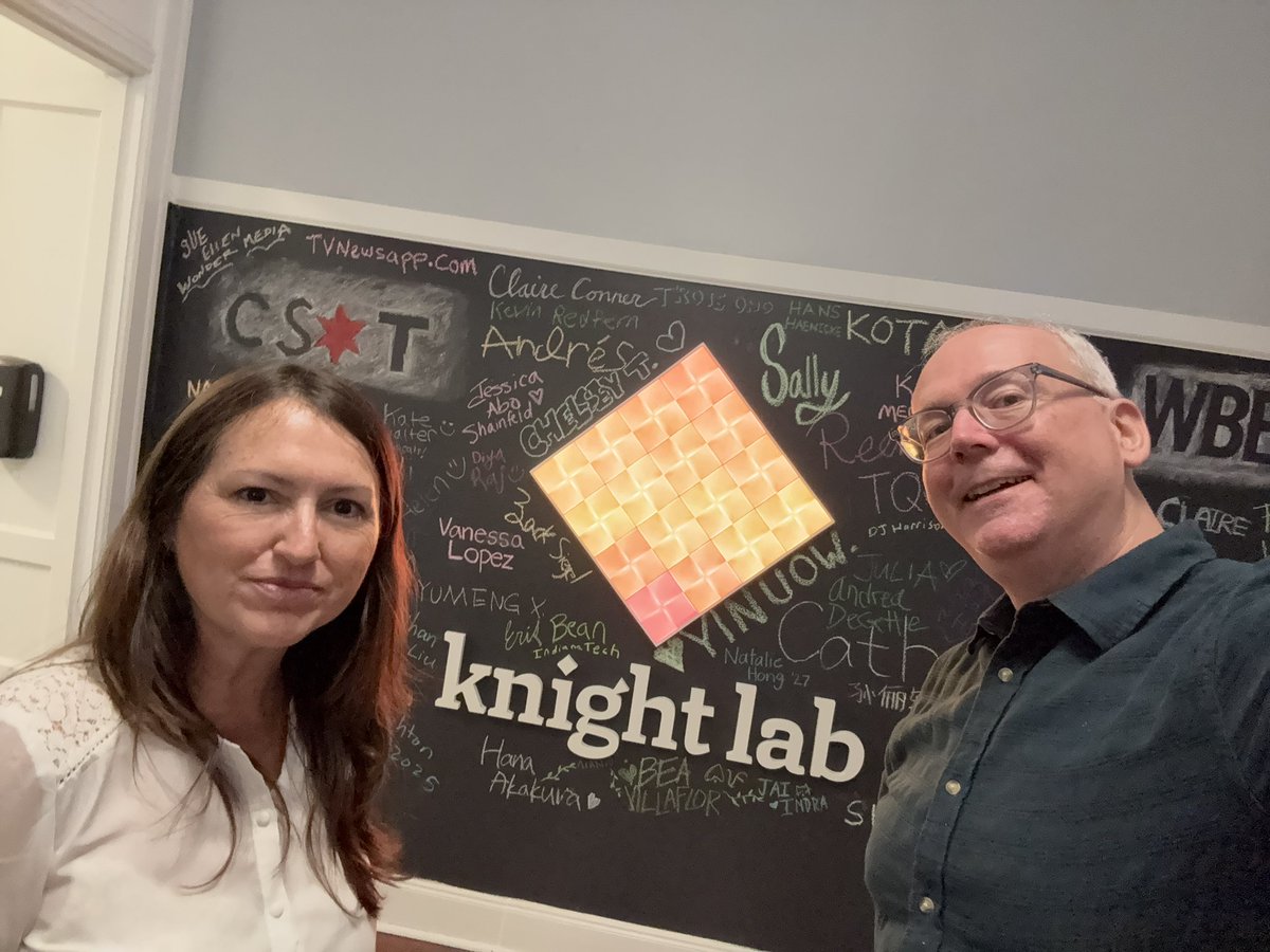 bellapalomo's tweet photo. Se acaban unos días maravillosos de trabajo y debate en @knightlab #chicago #cplus26 sobre el futuro de la comunicación en tiempos de #IA y se refuerza la relación entre @ComuniFac @InfoUMA y  @NorthwesternU 🇺🇸🇪🇸. Bonito reencuentro con mi amigo y doctorando @bancodevoces https://t.co/FCv0C3uBWt